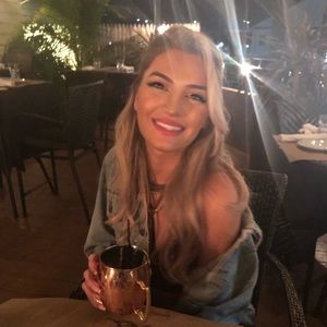 Meet your Posher, Olivia